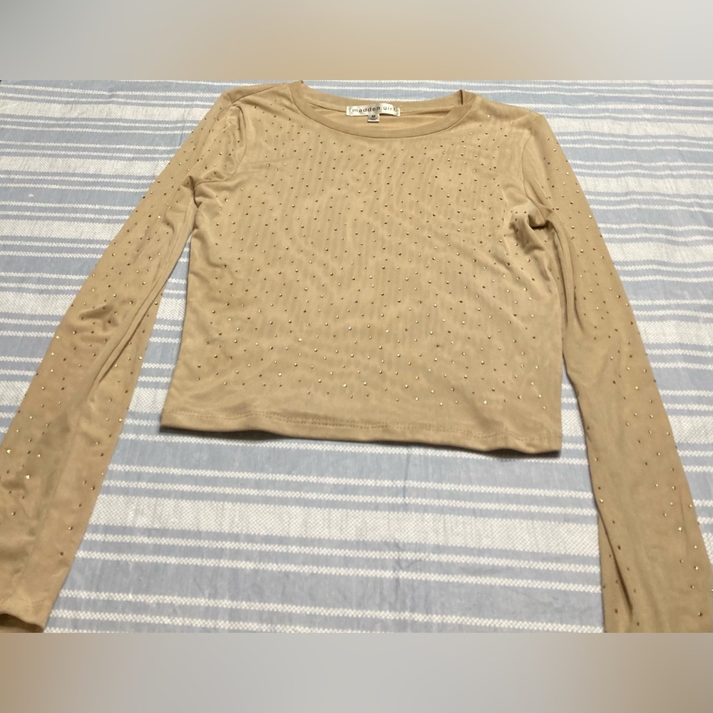 Madden Girl tan cropped long sleeve shirt.